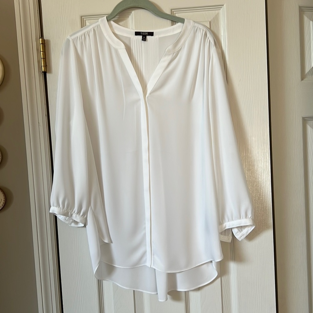 NYDJ ivory blouse with 3/4 sleeves. Size M. Like new condition.
